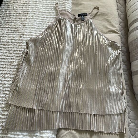 Aqua Gold Metallic Pleated Tank Top - Picture 2 of 6
